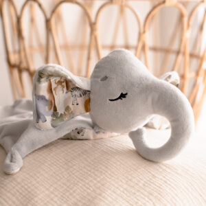 Muñeco de apego para bebés y niños. Elefante